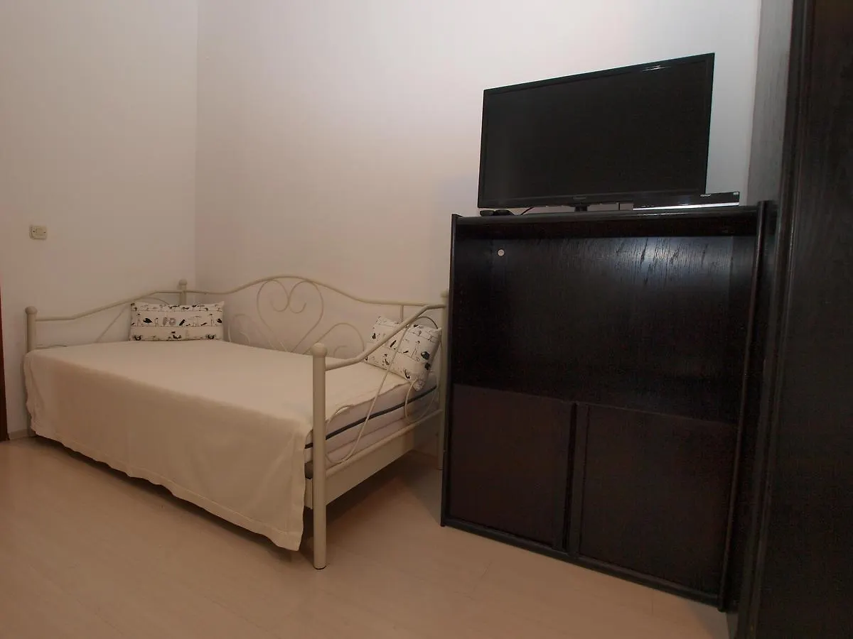Apartments Marija 85 Fažana 0*,